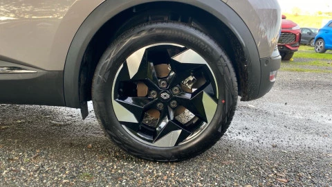 Renault Captur techno Eco-G 100cv (74 kW)