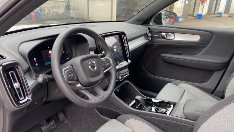Volvo XC40 2.0 B3 G Plus Dark Auto
