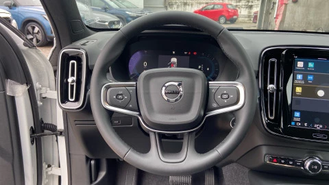 Volvo XC40 2.0 B3 G Plus Dark Auto