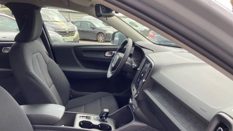 Volvo XC40 2.0 B3 G Essential Auto