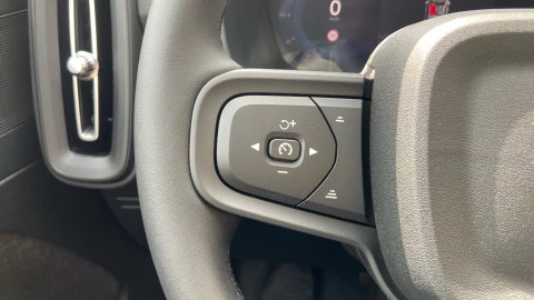 Volvo XC40 2.0 B3 G Essential Auto