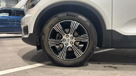 Volvo XC40 T2 Inscription 95 kW (129 CV)