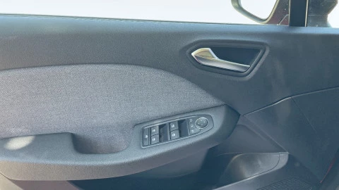 Renault Clio Techno TCe 90 (67kw)
