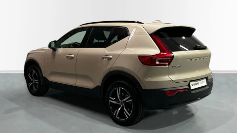 Volvo XC40 2.0 B3 G Plus Dark Auto