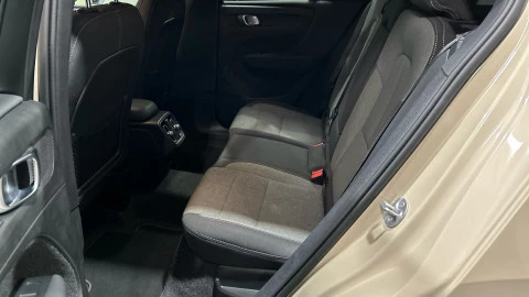 Volvo XC40 2.0 B3 G Plus Dark Auto