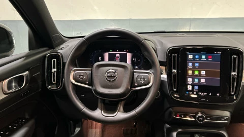 Volvo XC40 2.0 B3 G Plus Dark Auto