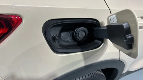 Volvo XC40 2.0 B3 G Plus Dark Auto