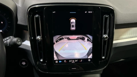Volvo XC40 2.0 B3 G Plus Dark Auto