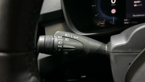 Volvo XC40 2.0 B3 G Plus Dark Auto