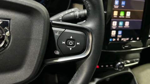 Volvo XC40 2.0 B3 G Plus Dark Auto