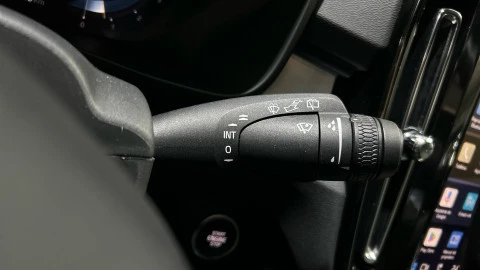Volvo XC40 2.0 B3 G Plus Dark Auto
