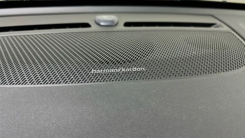 Volvo XC40 2.0 B3 G Plus Dark Auto