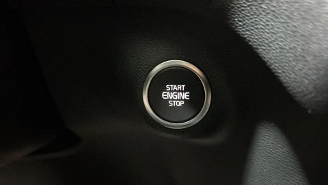 Volvo XC40 2.0 B3 G Plus Dark Auto