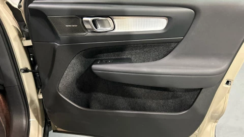 Volvo XC40 2.0 B3 G Plus Dark Auto