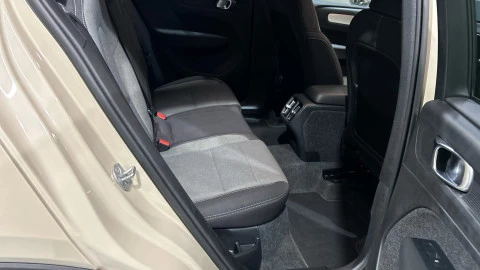 Volvo XC40 2.0 B3 G Plus Dark Auto