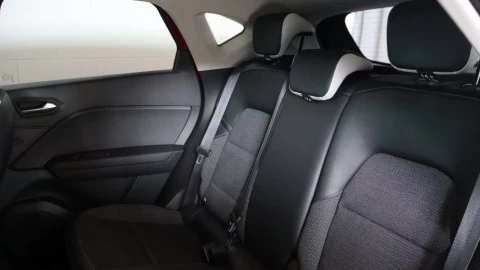 Renault Captur Techno Fast Track