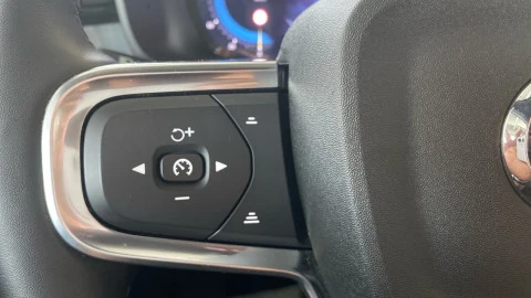 Volvo XC40 2.0 B3 G Core Auto