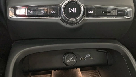 Volvo XC40 2.0 B3 G Core Auto