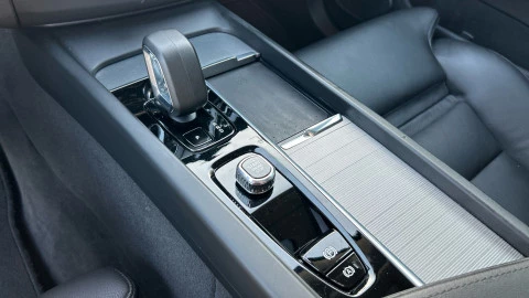 Volvo XC60 2.0 T6 AWD Recharge Plus Dark Auto