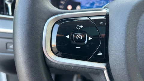 Volvo XC60 2.0 T6 AWD Recharge Plus Dark Auto