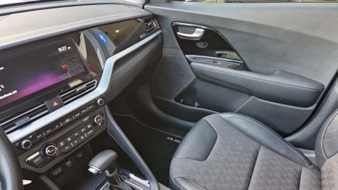 Kia Niro 1.6 GDi HEV 104kW (141CV) Drive