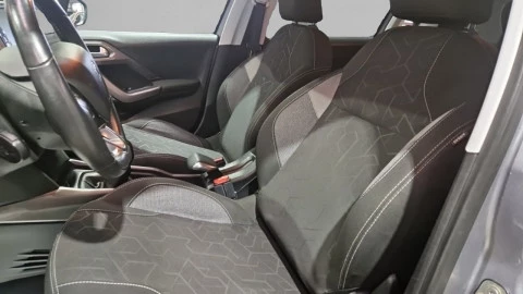 Peugeot 2008 TODOTERRENO 1.2 PURETECH 60KW STYLE 82 5P