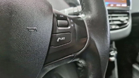 Peugeot 2008 TODOTERRENO 1.2 PURETECH 60KW STYLE 82 5P