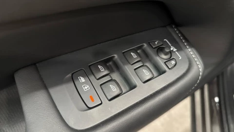 Volvo XC60 T6 Recharge Plus Dark AWD Auto 257 kW (350 CV)