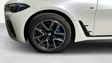 BMW i4 eDrive35