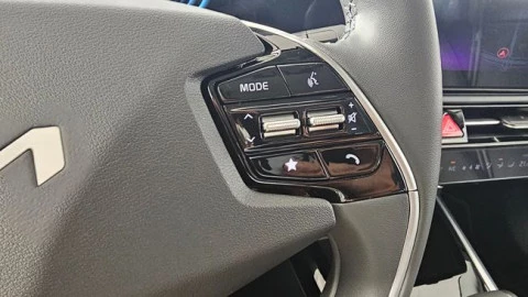 Kia Niro 1.6 GDi HEV 102kW (139CV) Concept