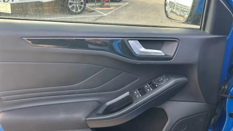 Ford Focus 1.0 Ecoboost MHEV 114kW ST-Line Auto