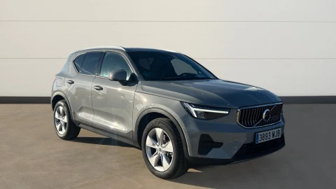 Volvo XC40 2.0 B3 G Core Dark Auto