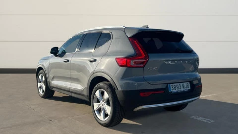 Volvo XC40 2.0 B3 G Core Dark Auto