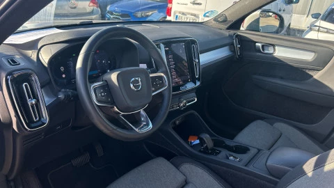 Volvo XC40 2.0 B3 G Core Dark Auto