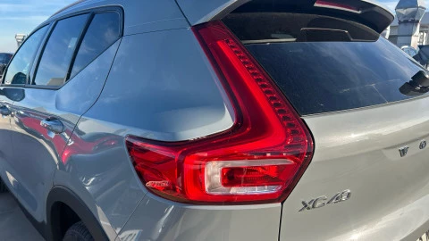 Volvo XC40 2.0 B3 G Core Dark Auto