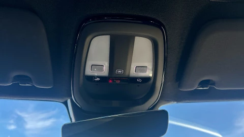 Volvo XC40 2.0 B3 G Core Dark Auto