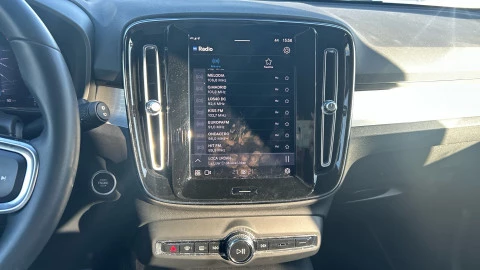 Volvo XC40 2.0 B3 G Core Dark Auto