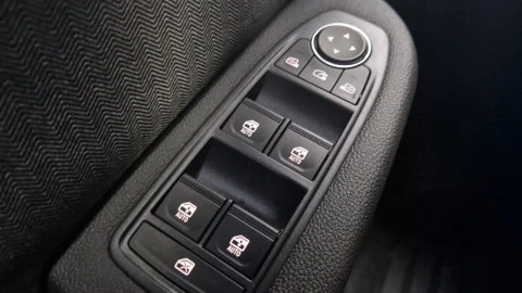 Renault Clio Techno full hybrid E-Tech 145 (103Kw)