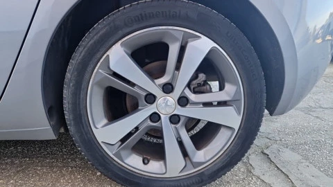 Peugeot 308 5p Allure 1.5 BlueHDi 96KW (130CV) Auto