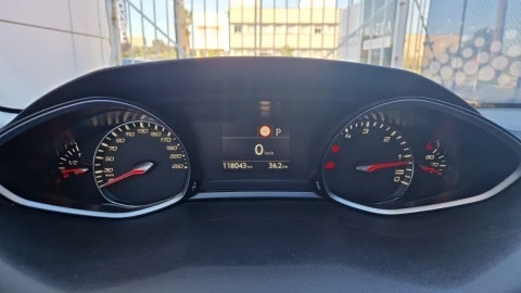 Peugeot 308 5p Allure 1.5 BlueHDi 96KW (130CV) Auto