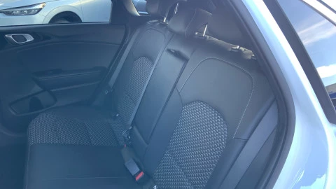 Kia Ceed 1.6 MHEV iMT 100kW (136CV) Tech