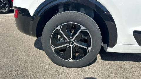 Kia Niro 1.6 GDi HEV 95kW (129CV) Drive