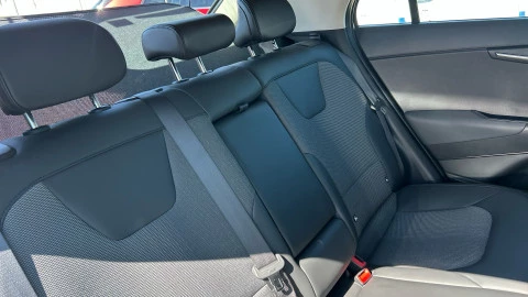 Kia Niro 1.6 GDi HEV 95kW (129CV) Drive