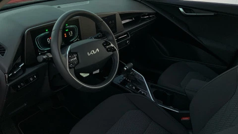 Kia Niro 1.6 GDi HEV 104kW (141CV) Concept