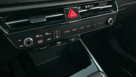 Kia Niro 1.6 GDi HEV 104kW (141CV) Concept