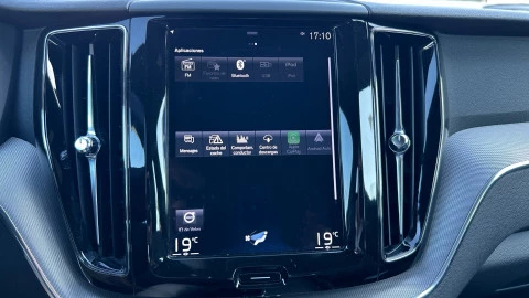 Volvo XC60 2.0 B4 D AWD R-Design Auto