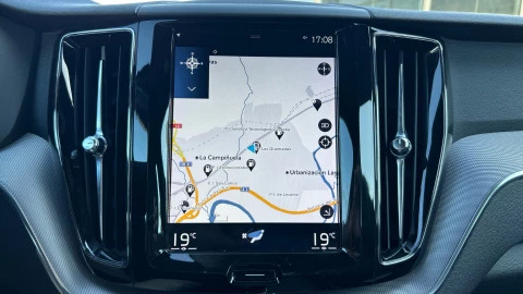 Volvo XC60 2.0 B4 D AWD R-Design Auto