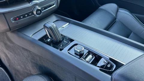 Volvo XC60 2.0 B4 D AWD R-Design Auto