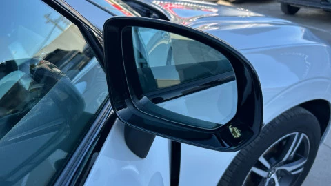 Volvo XC60 2.0 B4 D AWD R-Design Auto