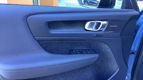 Volvo XC40 P8 Recharge Ultimate 170 kW (231 CV)